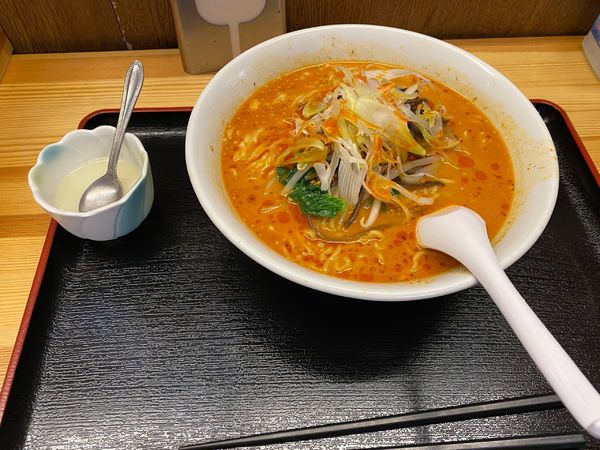 「自家製タンタンメン大盛950円」@港味の写真