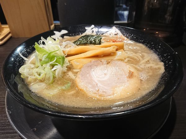 「中華そば」@六厘舎 上野店の写真