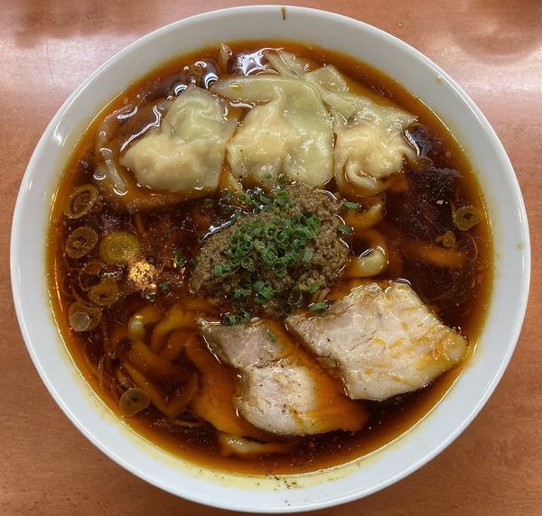 「海老ワンタンメン(辛口)麺大盛り」@日陰の写真
