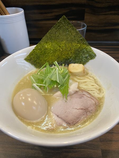 「なんの変哲もない鶏白湯中華そば」@中華そば 梟の写真