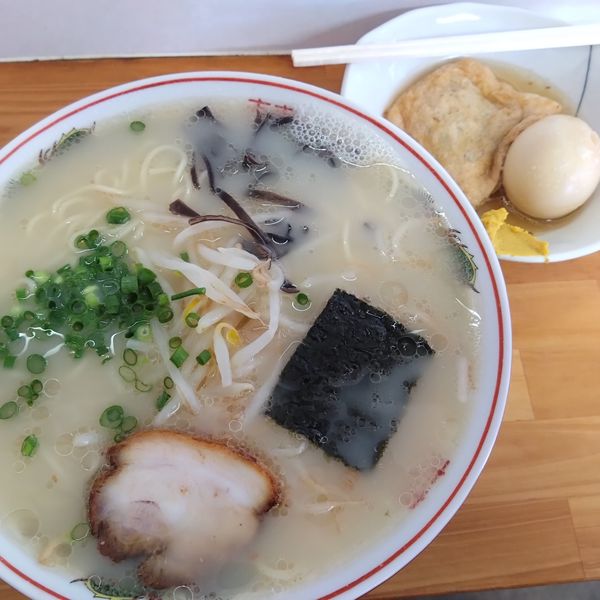 「大盛ラーメン370円、おでん80円×2」@元祖九州ラーメン 日吉 八重原店の写真