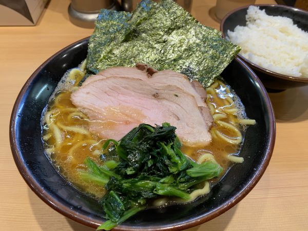 「ラーメン並　ライス」@輝道家直系 皇綱家の写真