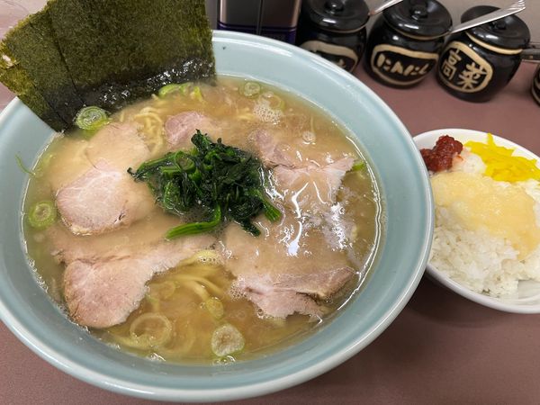 「らーめん中+チャーシュー　ライス小　¥1,280」@本牧家 本店の写真