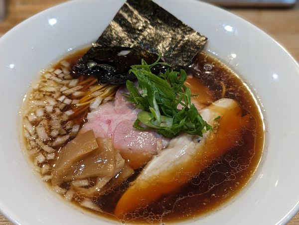 「醤油ラーメン」@RAMEN TOMOの写真