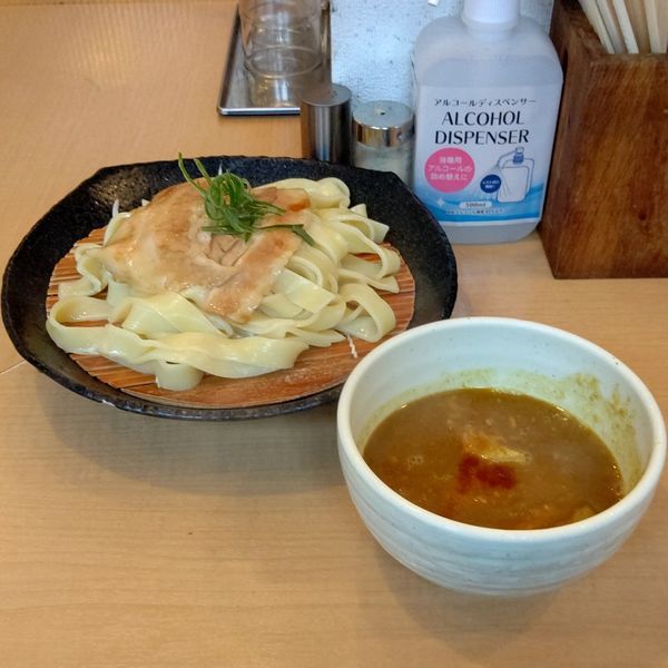 「とろ肉カレーつけ麺  (平打 シングル)」@とろ肉つけ麺 魚とんの写真