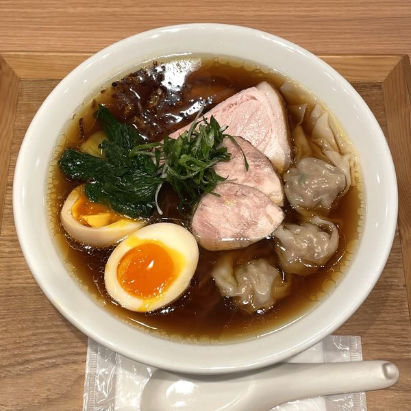 「【らーめん 鉢丿葦葉】特製 醤油らー麺 ￥1900」@ラーメンWalkerキッチンの写真