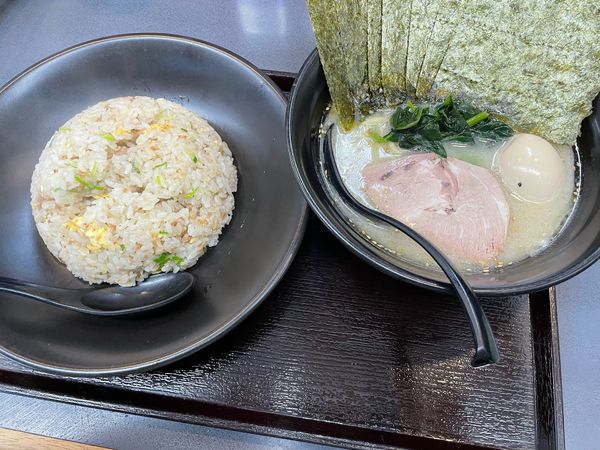 「塩ラーメン&チャーハン」@らーめん家 せんだい 川崎稲田堤店の写真