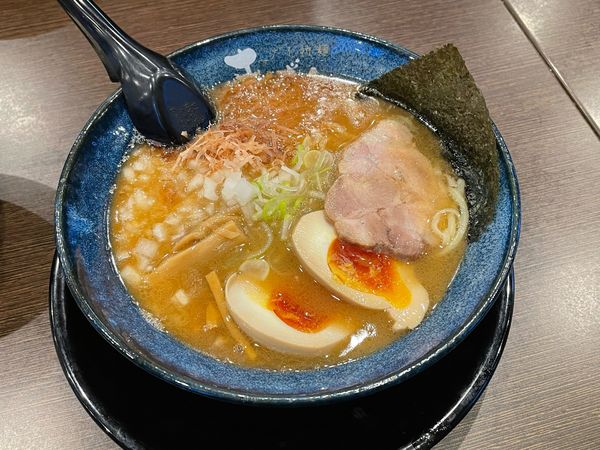 「淡麗かつお（中太麺）」@だし拉麺きんざんの写真