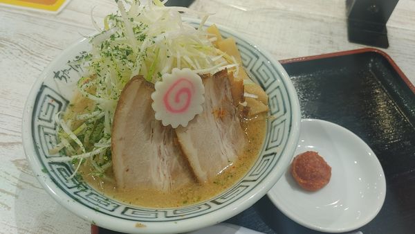 「からし味噌らーめん　ネギトッピング」@ちゃーしゅうや武蔵 イオン南松本店の写真