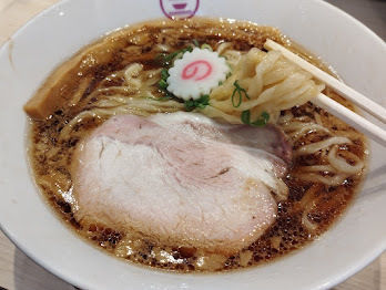 「中華そば大盛り(750)」@横浜中華そば 維新商店 みなとみらい店の写真