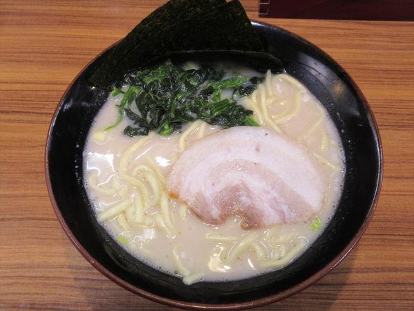 「塩ラーメン（550円）」@横浜家系ラーメン 壱角家 西八王子店の写真