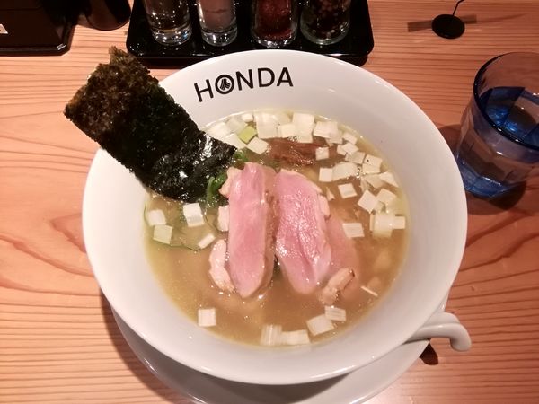 「らあめん　塩　並(1000円)+鴨ロースト（400円）」@本田麺業 神田西口駅前店の写真