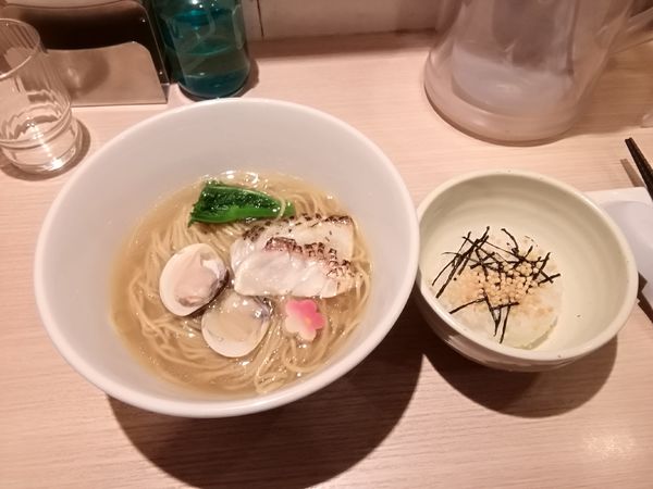 「蛤出汁ラーメン プチあられご飯（100ｇ）付き￥880」@麺屋 一燈の写真
