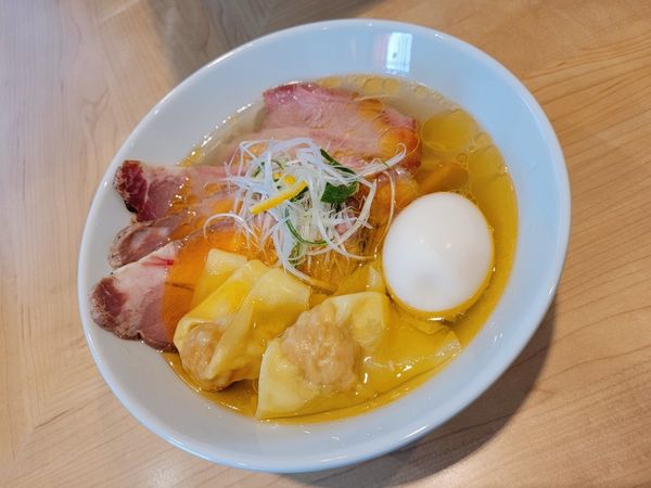 「特製塩そば」@「七色の落書き」の写真