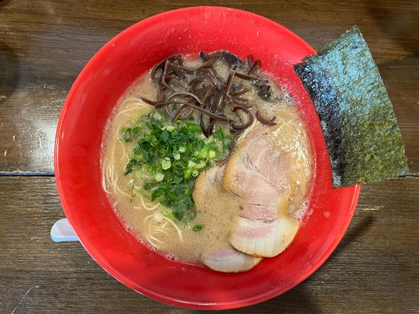 「博多とんこつらーめん+替玉」@博多長浜らーめん とんこつとん太の写真