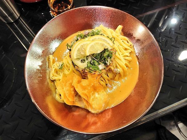 「【限定】世界一おいしい鯖の食べ方(俺調べ)、など」@トーキョーニューミクスチャーヌードル 八咫烏 CHIKARABOの写真