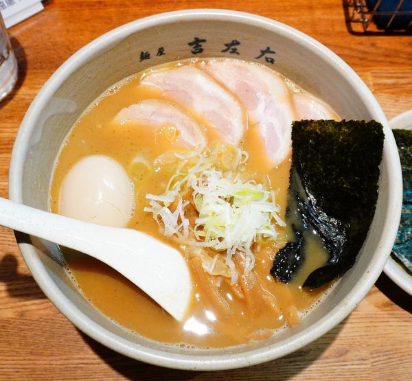 「味玉らーめん＋チャーシュー＋のり」@麺屋吉左右の写真
