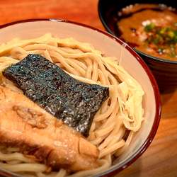 辛濃厚つけめん 900円