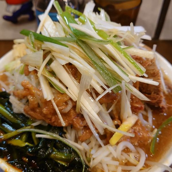 「ミニラーメン　ネギ　ニラ　全マシ」@麺屋 歩夢の写真