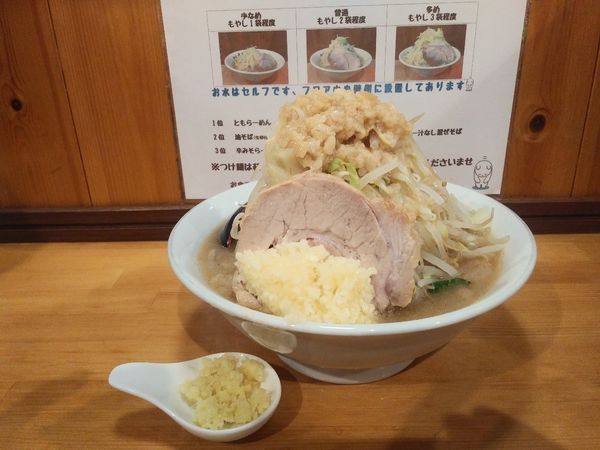 「ともらーめん　850円　野菜にんにく多め　脂」@麺屋 大須賀 會津店の写真