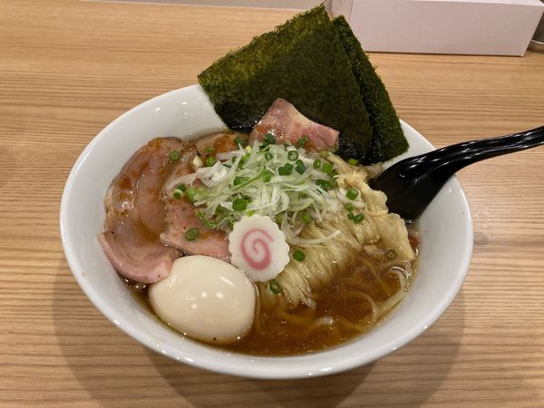 「アトリ醤油・全増し」@麺店ヒカリノアトリエの写真