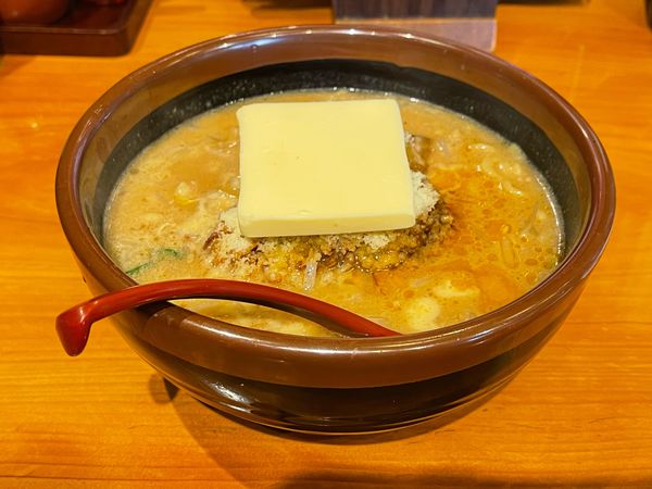 「粉雪ラーメン+バター」@麺場 田所商店 足立江北店の写真