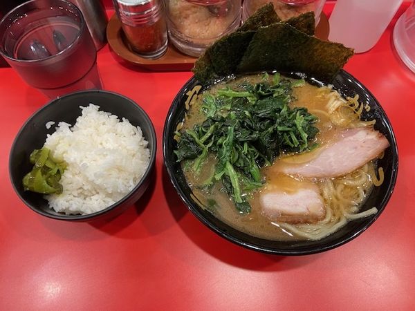 「ラーメン＋ほうれん草増し＋ライス」@ラーメン家 がんくろの写真