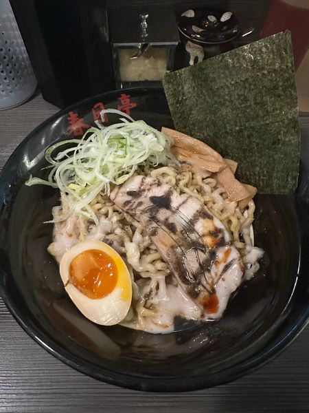 「とん黒油そば」@油そば専門店 春日亭 秋葉原店の写真