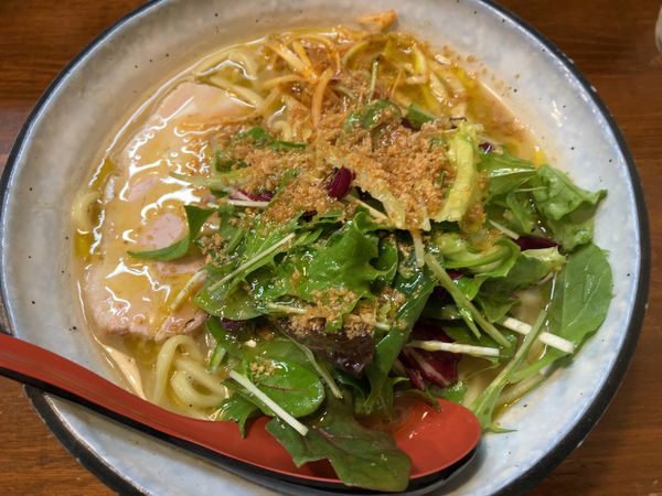 「塩らーめんトリュフオイルかけ　900円大盛無料」@『   』（無銘）の写真