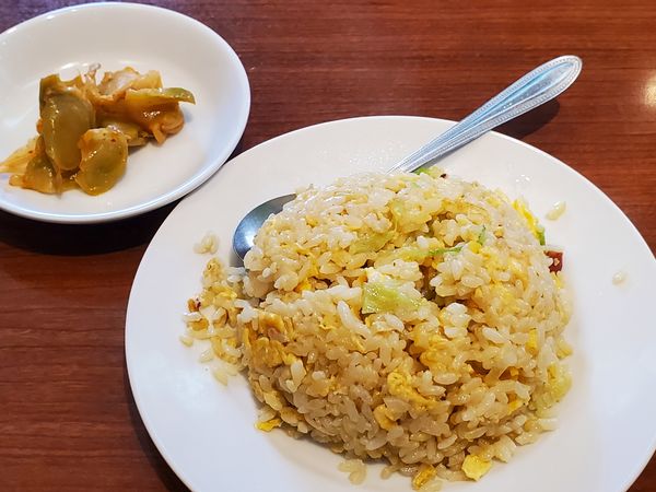 「ランチ4・牛バラ刀削麺＋ 五目チャーハン」@広東名菜・健康美食 一品閣の写真