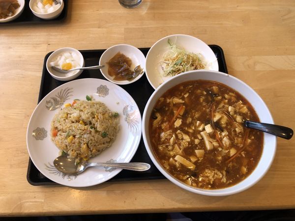 「酸辣麺・半チャーハンセット」@台湾料理 元祥 行徳店の写真
