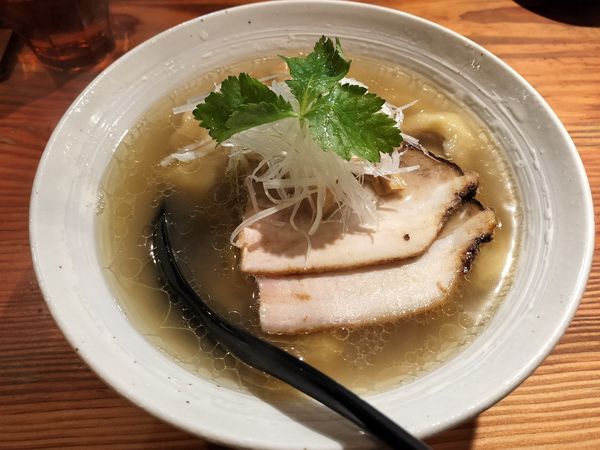 「塩ラーメン　900円」@純手打ち 麺と未来の写真