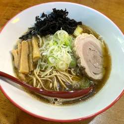 らあめん 並 870円