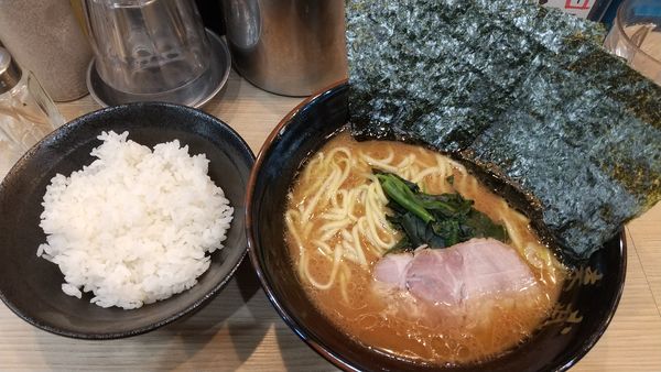 「ラーメン(並)、のり」@二代目 渡来武の写真