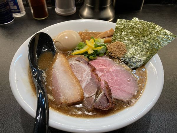 「濃厚豚骨魚介蕎麦」@百合の咲く場所の写真