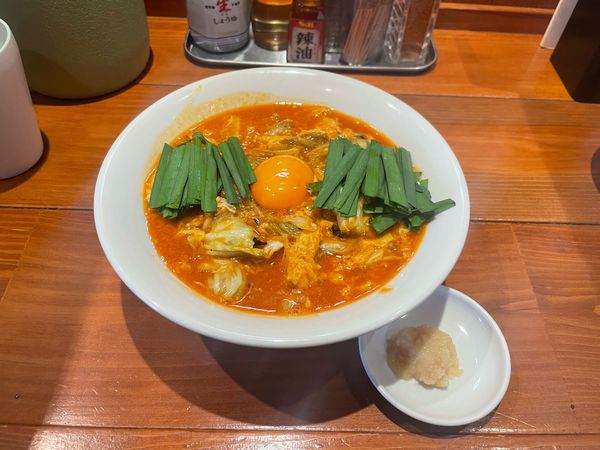 「【限定】辛たまもつにらーめん」@麺屋 真心の写真