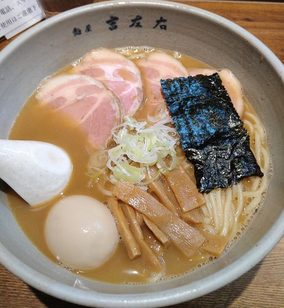 「味玉らーめん（大盛り）+チャーシュー」@麺屋吉左右の写真