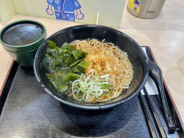 「わかめ0円 かけそば400円」@ゆで太郎 淡路町店の写真