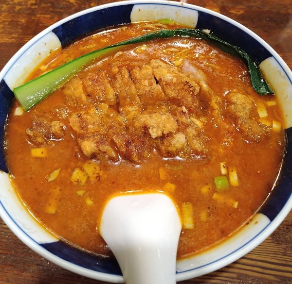 「排骨担々麺（大辛）」@支那麺 はしご 入船店の写真