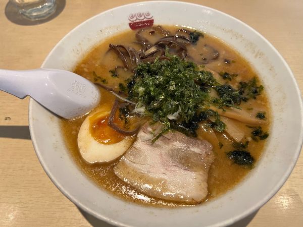 「醤油とんこつ」@麺屋かなたの写真