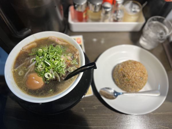「セットメニュー 中華そば(並)＋焼き飯(小)1050円＋味玉」@中華そば 春夏◯冬の写真