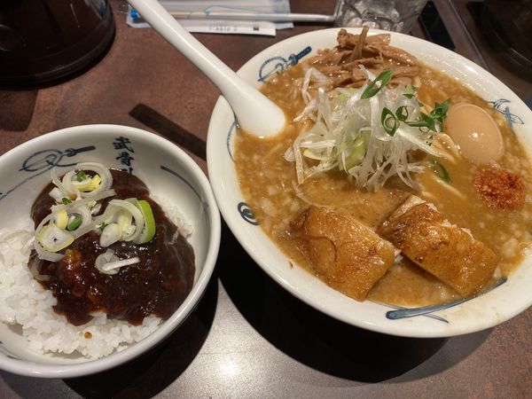 「外伝味噌らぁめん+黒餡飯」@麺屋武蔵 武骨外伝の写真