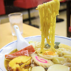 五目ワンタン麺