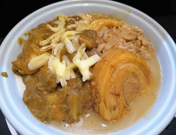 「チーズカレー二郎系 ￥990」@らーめん 三極志の写真