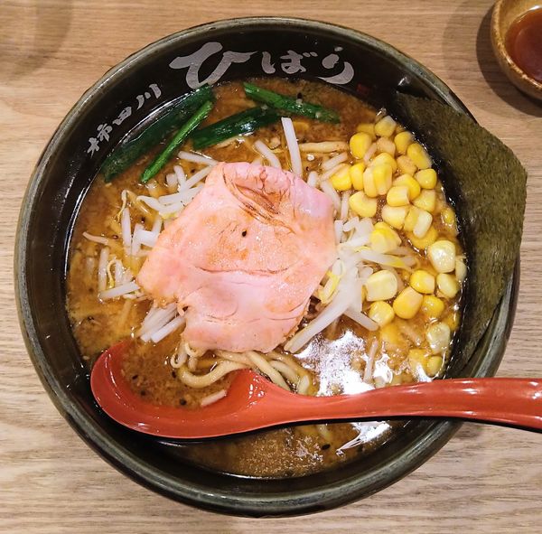 「味噌らーめん＋水包餃子」@味噌らーめん 柿田川ひばり 恵比寿本店の写真