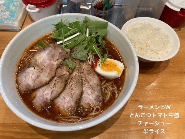 「とんこつトマト中盛」@ラーメン 5Wの写真