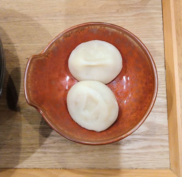 「水包餃子(2ヶ)」@味噌らーめん 柿田川ひばり 恵比寿本店の写真