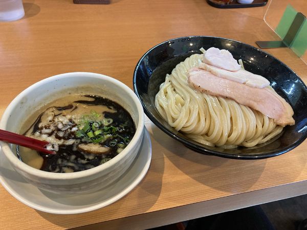 「鶏黒つけめん・大盛、チャーシュー増し」@麺堂 稲葉の写真