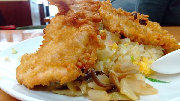 「#チキンチャーハン #990円」@ラーメン新世 本店の写真