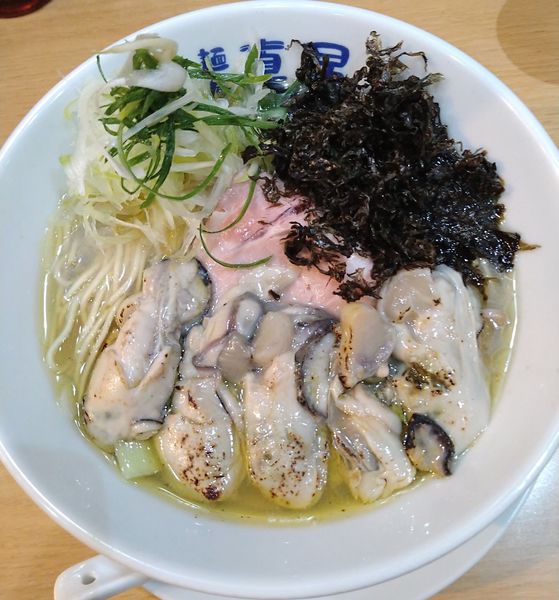 「京紅地鶏とかっきーのらーめん（牡蠣増し　大盛り）」@麺屋 真星の写真